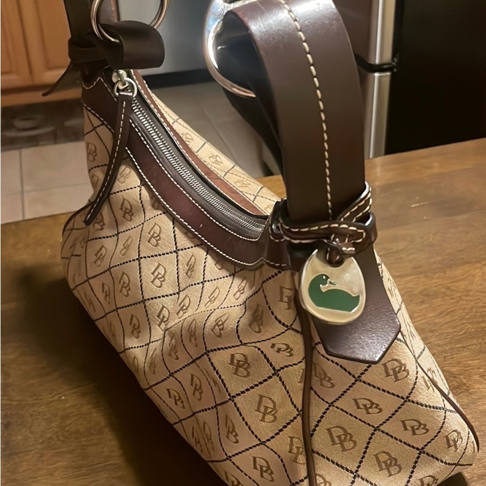 Purse - Picture 2 of 4